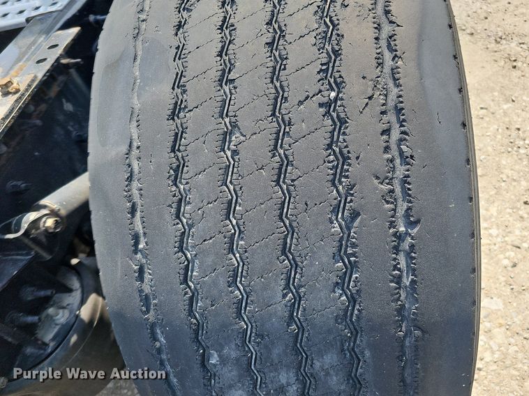 image for item DO2815 2016 Volvo VNL  semi truck