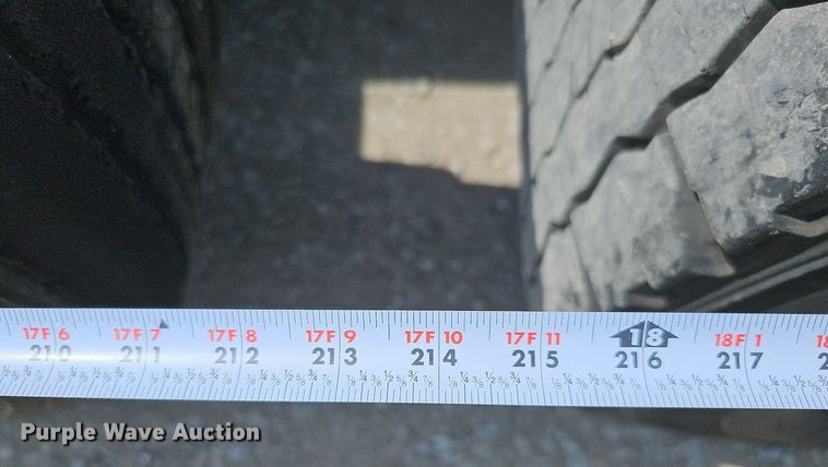 image for item DO2815 2016 Volvo VNL  semi truck