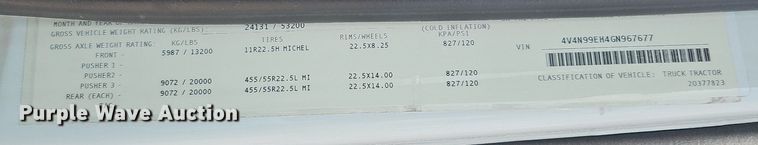 image for item DO2815 2016 Volvo VNL  semi truck