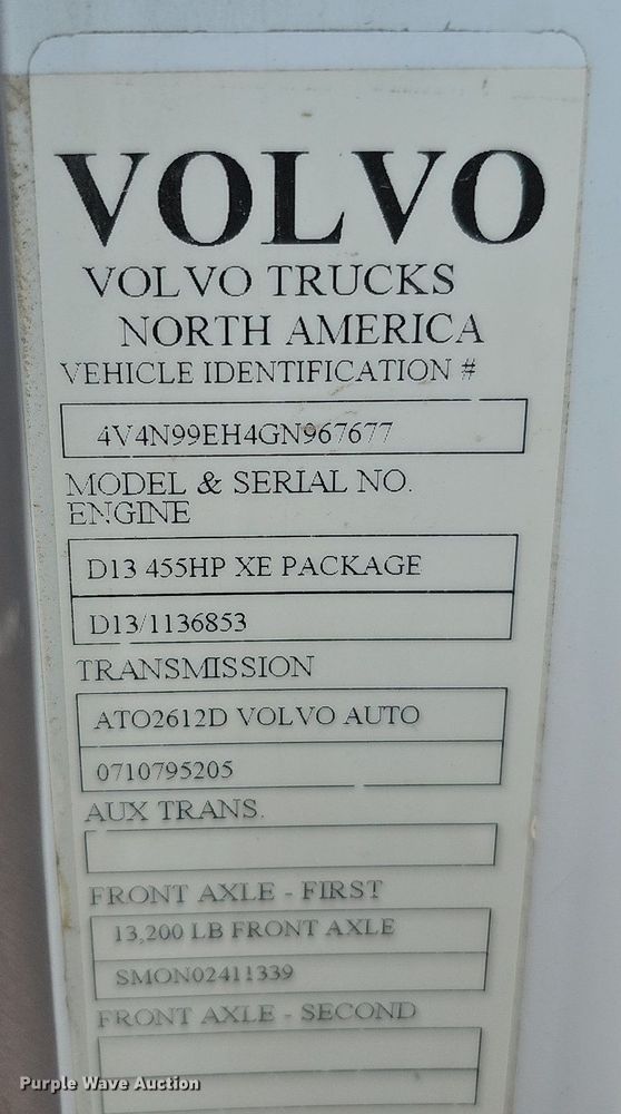 image for item DO2815 2016 Volvo VNL  semi truck