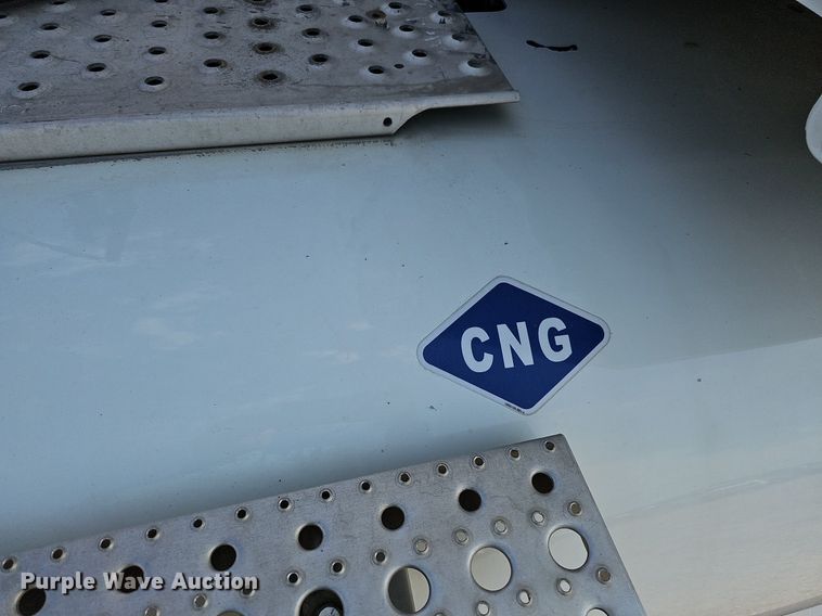 image for item DO2816 2014 Freightliner Cascadia 132  semi truck