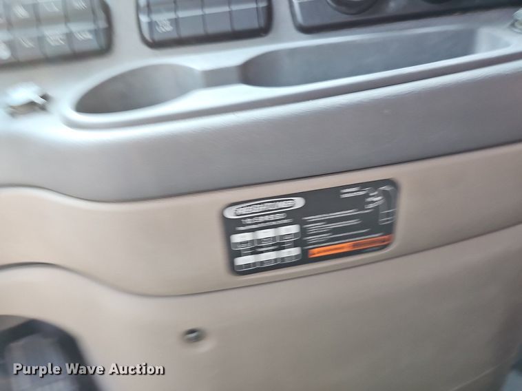 image for item DO2816 2014 Freightliner Cascadia 132  semi truck