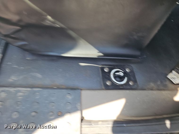 image for item DO2816 2014 Freightliner Cascadia 132  semi truck