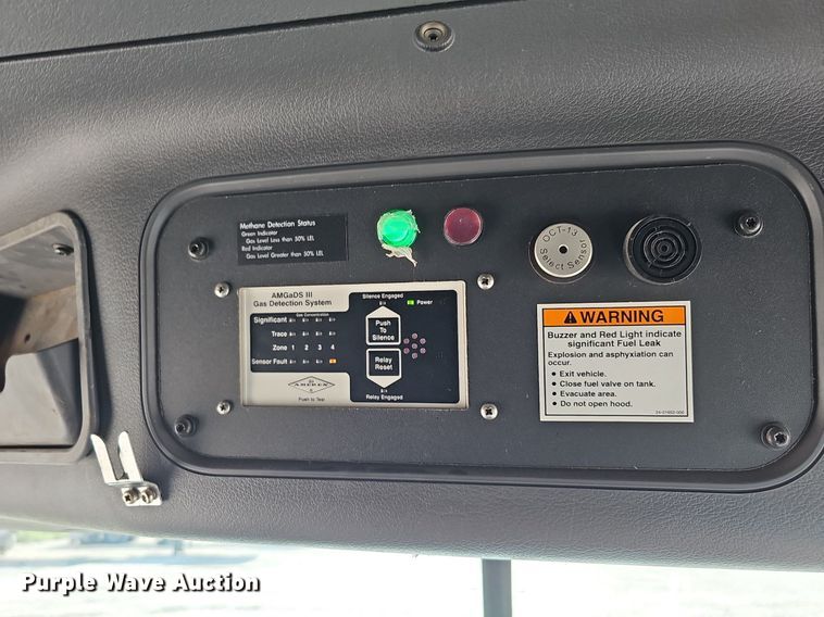 image for item DO2816 2014 Freightliner Cascadia 132  semi truck