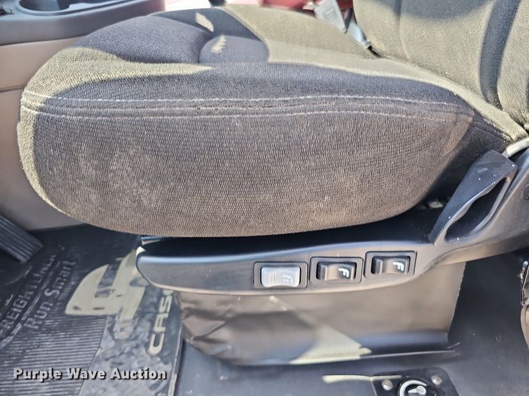 image for item DO2816 2014 Freightliner Cascadia 132  semi truck