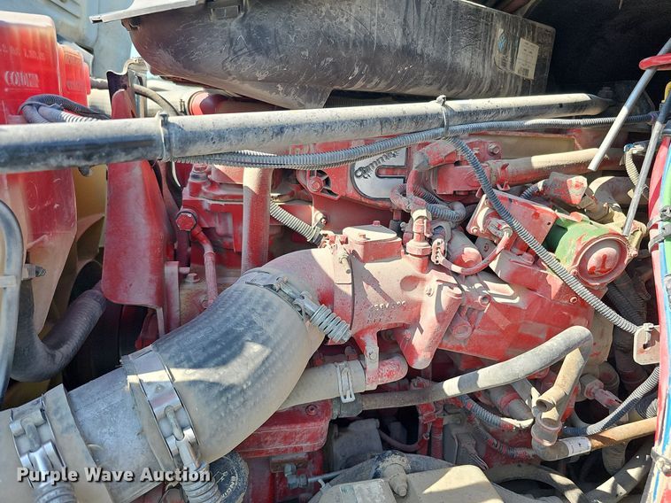 image for item DO2816 2014 Freightliner Cascadia 132  semi truck