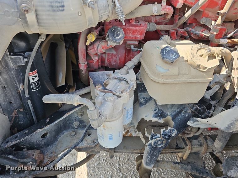 image for item DO2816 2014 Freightliner Cascadia 132  semi truck