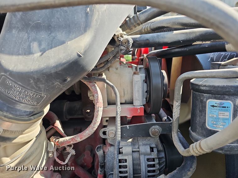 image for item DO2816 2014 Freightliner Cascadia 132  semi truck