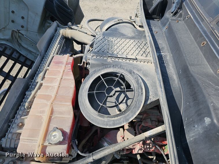 image for item DO2816 2014 Freightliner Cascadia 132  semi truck