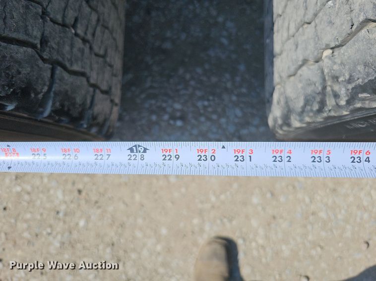 image for item DO2816 2014 Freightliner Cascadia 132  semi truck