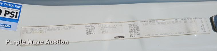 image for item DO2816 2014 Freightliner Cascadia 132  semi truck