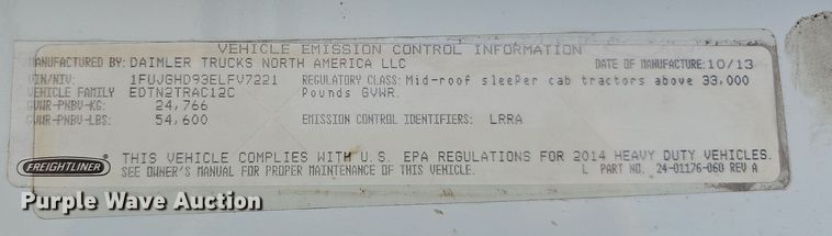 image for item DO2816 2014 Freightliner Cascadia 132  semi truck