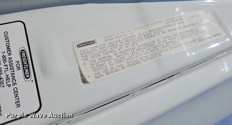 image for item DO2816 2014 Freightliner Cascadia 132  semi truck