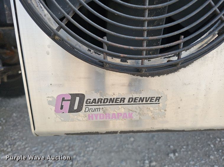 image for item DO2817 2016 Freightliner Cascadia  semi truck