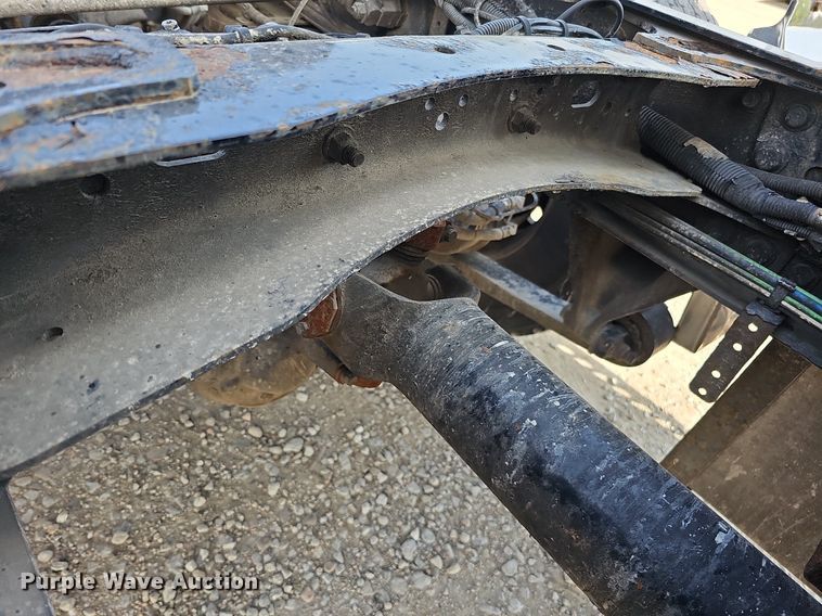 image for item DO2817 2016 Freightliner Cascadia  semi truck