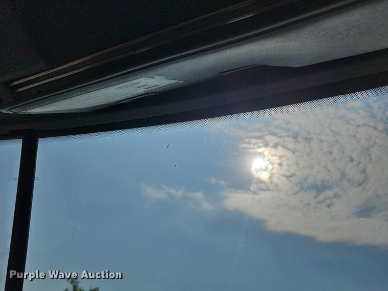 image for item DO2817 2016 Freightliner Cascadia  semi truck