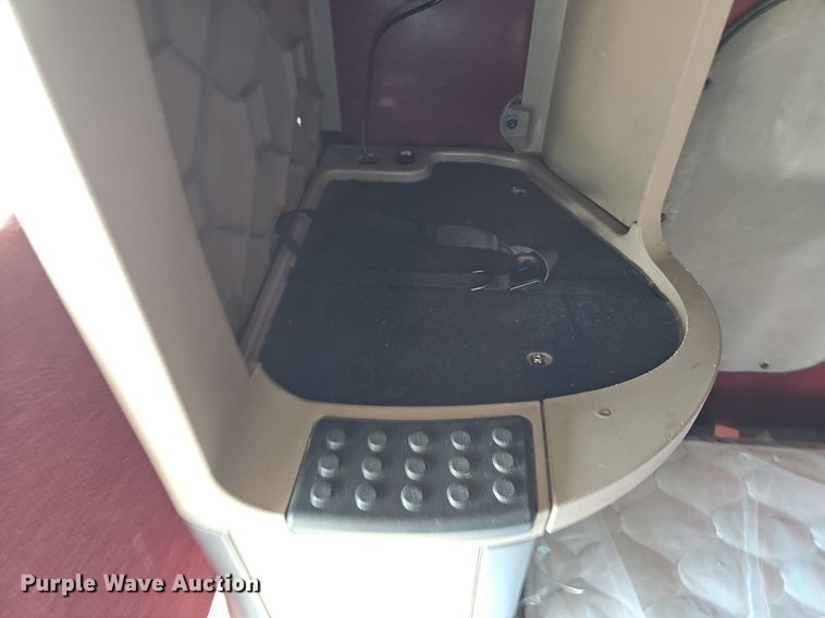 image for item DO2817 2016 Freightliner Cascadia  semi truck