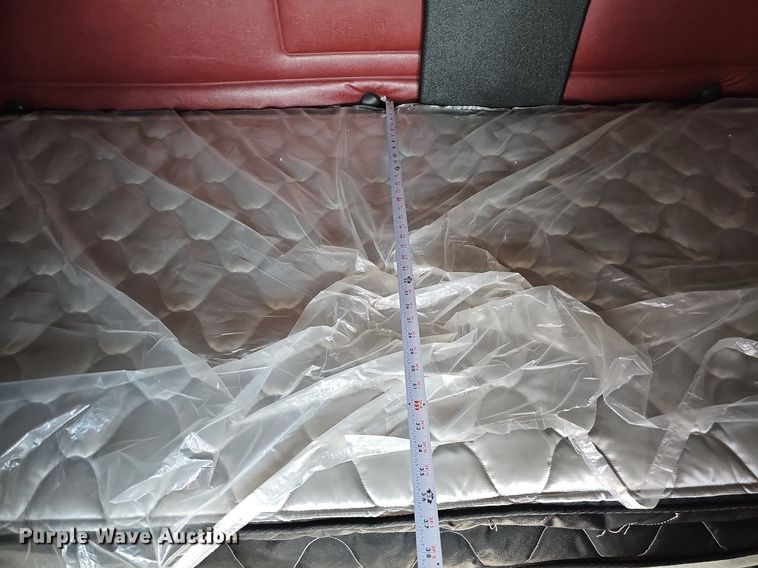 image for item DO2817 2016 Freightliner Cascadia  semi truck