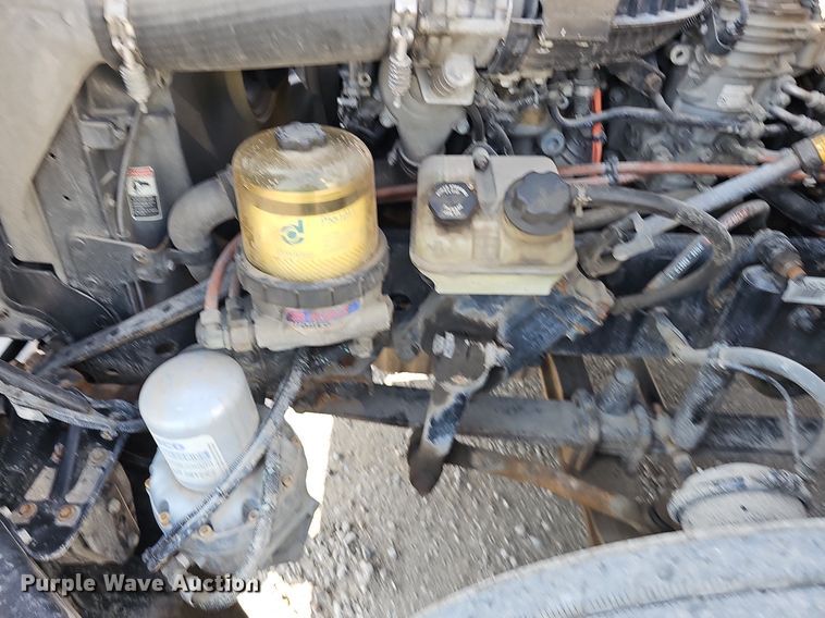 image for item DO2817 2016 Freightliner Cascadia  semi truck