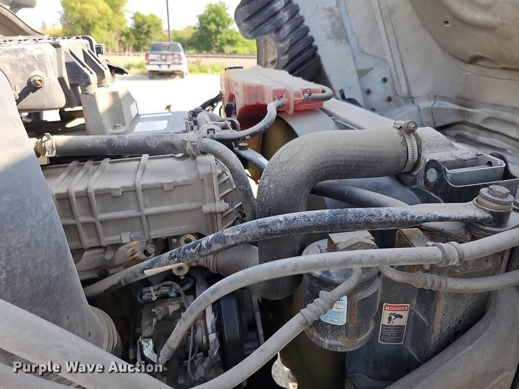 image for item DO2817 2016 Freightliner Cascadia  semi truck