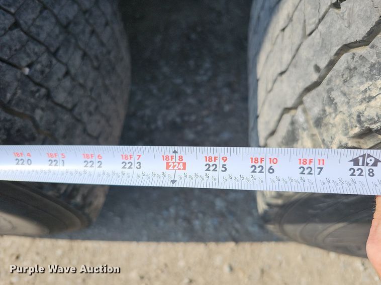 image for item DO2817 2016 Freightliner Cascadia  semi truck