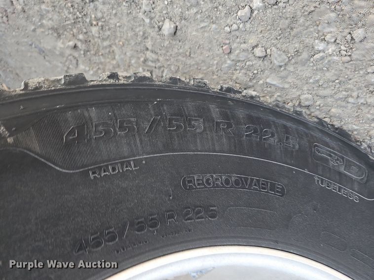 image for item DO2817 2016 Freightliner Cascadia  semi truck