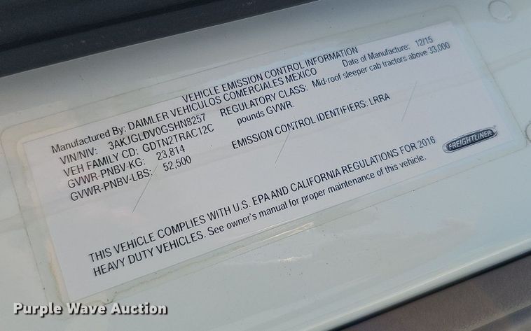 image for item DO2817 2016 Freightliner Cascadia  semi truck