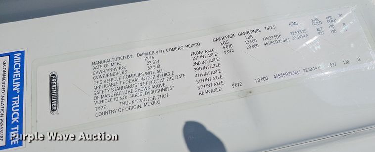 image for item DO2817 2016 Freightliner Cascadia  semi truck