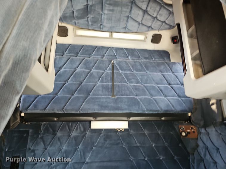 image for item DO2821 1999 Freightliner FLD120  semi truck