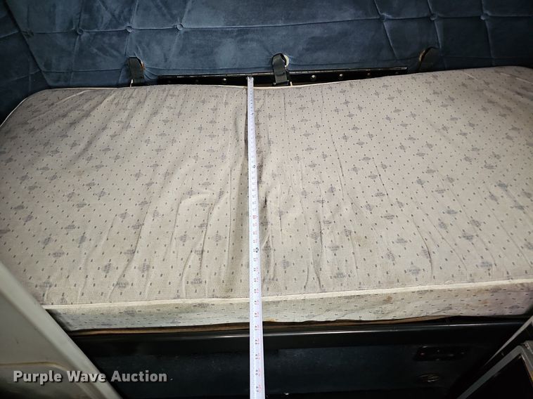 image for item DO2821 1999 Freightliner FLD120  semi truck