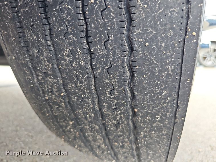 image for item DO2821 1999 Freightliner FLD120  semi truck