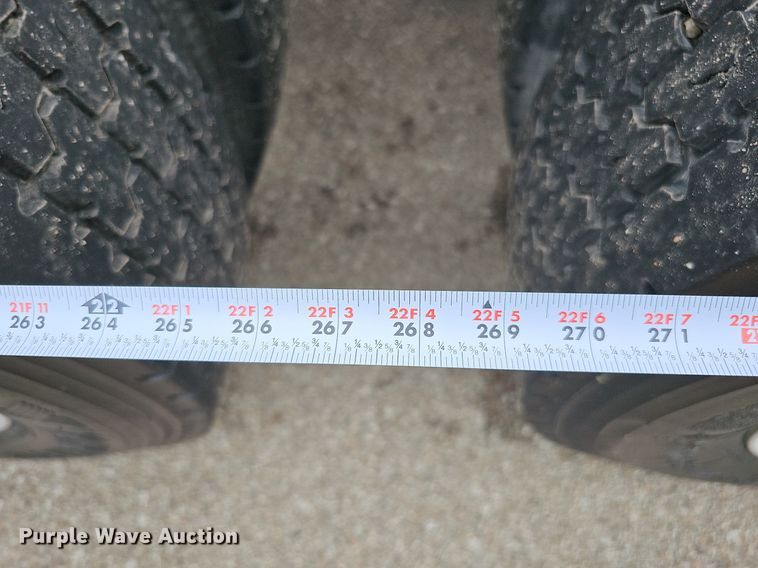 image for item DO2821 1999 Freightliner FLD120  semi truck