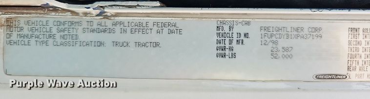 image for item DO2821 1999 Freightliner FLD120  semi truck