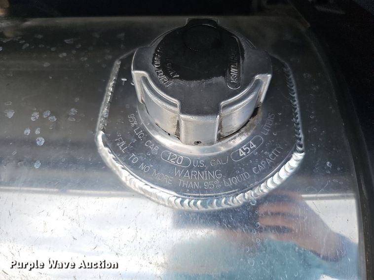 image for item DO2822 2012 Freightliner Cascadia 125  semi truck