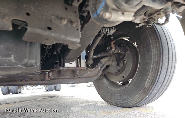 image for item DO2822 2012 Freightliner Cascadia 125  semi truck