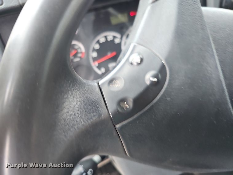 image for item DO2822 2012 Freightliner Cascadia 125  semi truck