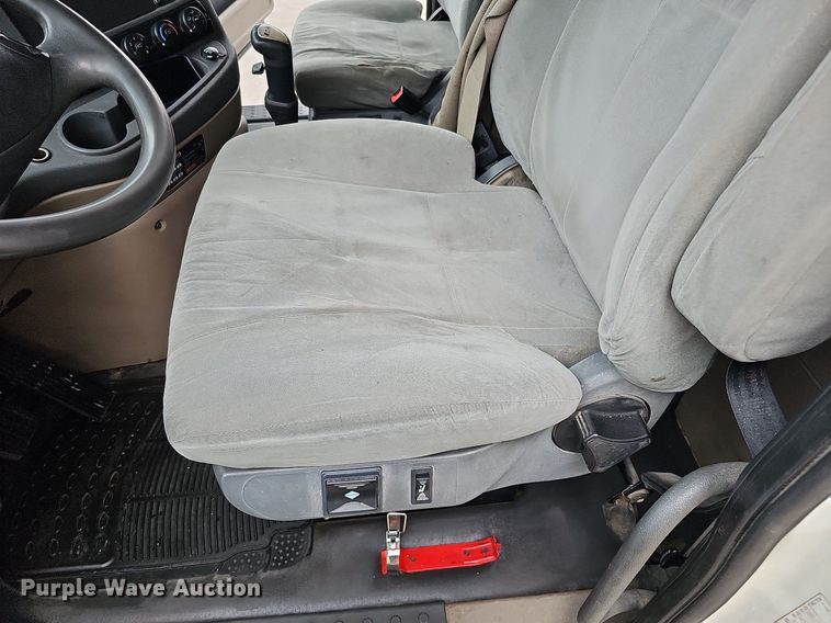 image for item DO2822 2012 Freightliner Cascadia 125  semi truck