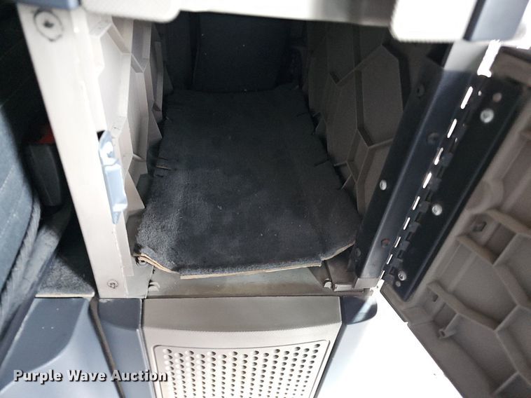 image for item DO2822 2012 Freightliner Cascadia 125  semi truck