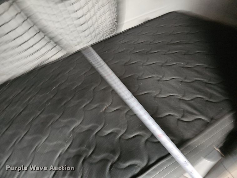 image for item DO2822 2012 Freightliner Cascadia 125  semi truck