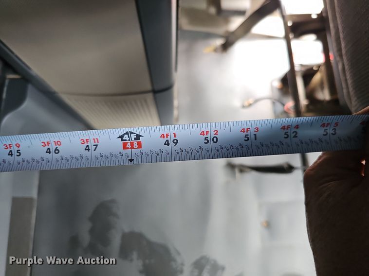 image for item DO2822 2012 Freightliner Cascadia 125  semi truck