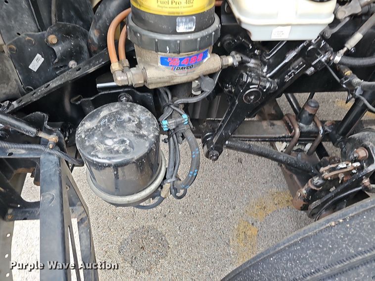 image for item DO2822 2012 Freightliner Cascadia 125  semi truck