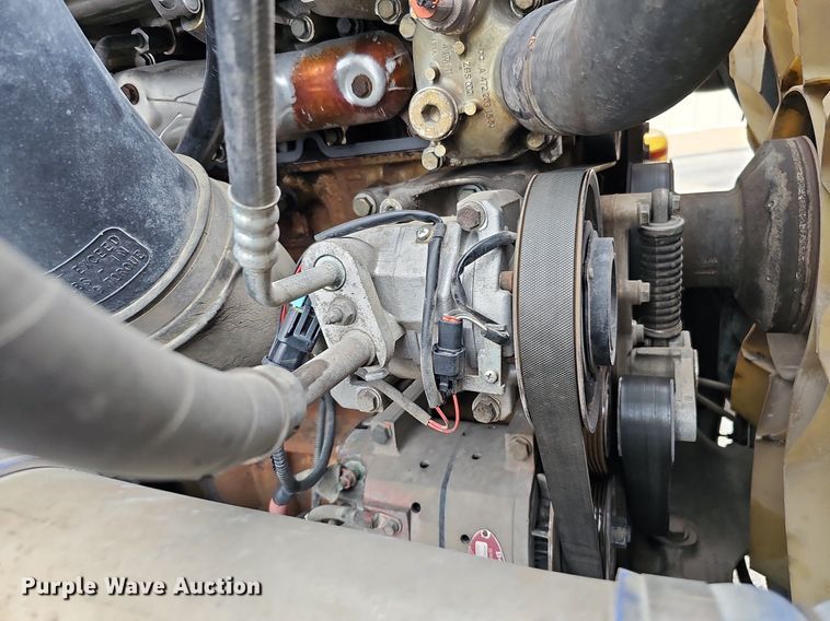 image for item DO2822 2012 Freightliner Cascadia 125  semi truck