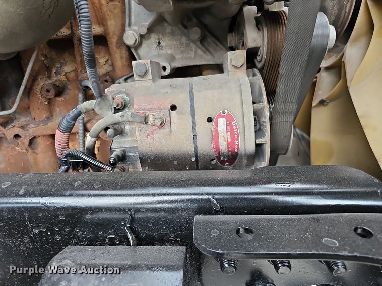 image for item DO2822 2012 Freightliner Cascadia 125  semi truck