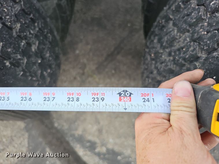 image for item DO2822 2012 Freightliner Cascadia 125  semi truck