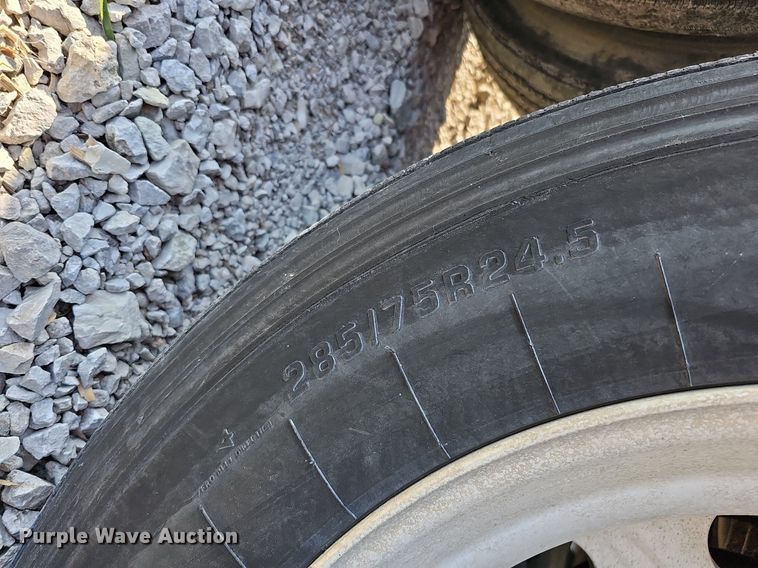 image for item DO2823 1999 Timpte  grain trailer