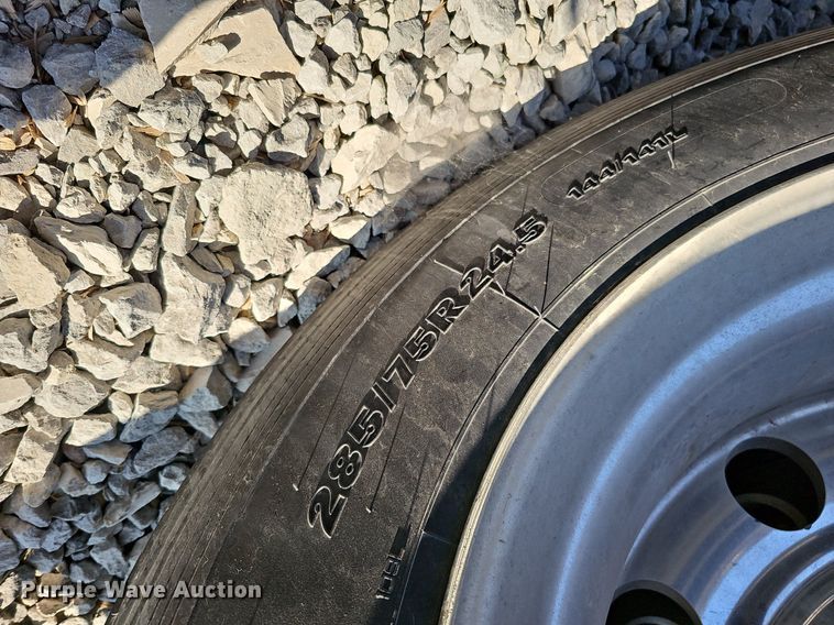 image for item DO2823 1999 Timpte  grain trailer