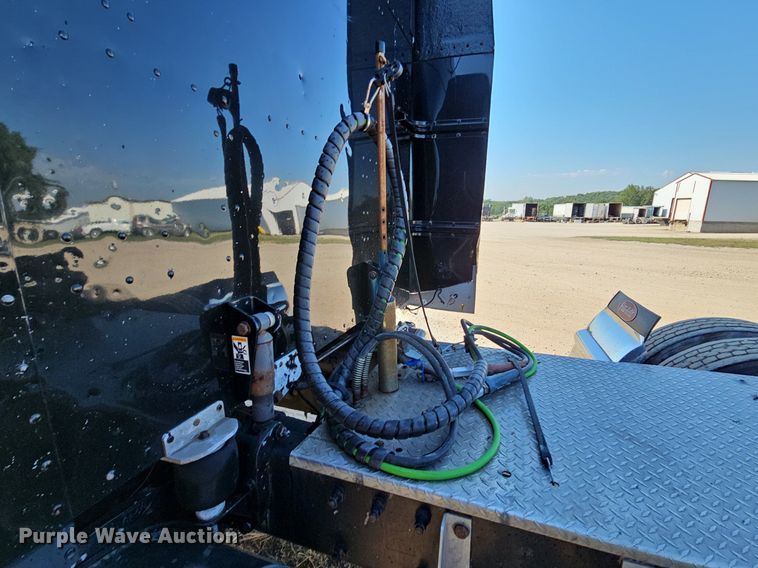 image for item DO2824 2007 Peterbilt 379  semi truck