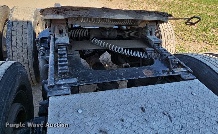 image for item DO2824 2007 Peterbilt 379  semi truck