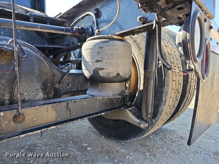 image for item DO2824 2007 Peterbilt 379  semi truck