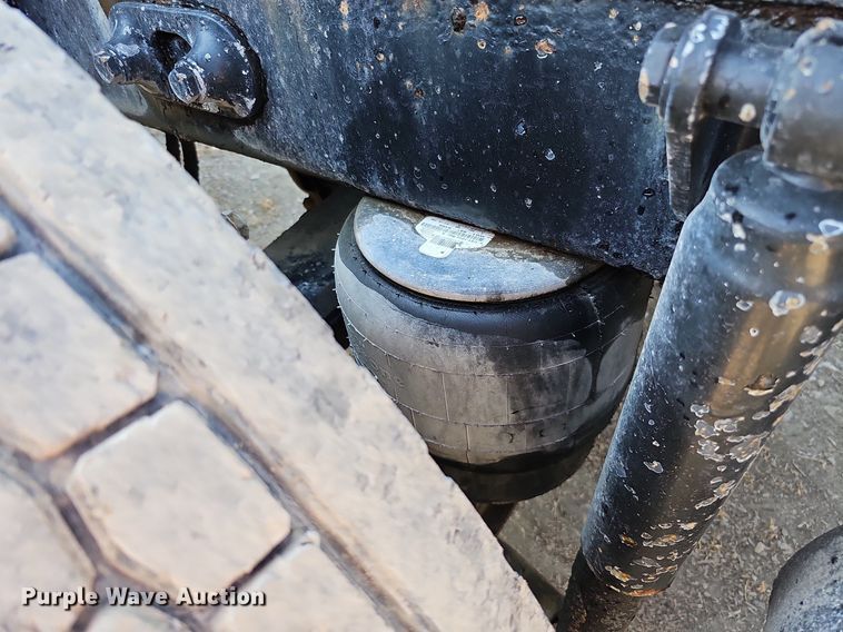 image for item DO2824 2007 Peterbilt 379  semi truck